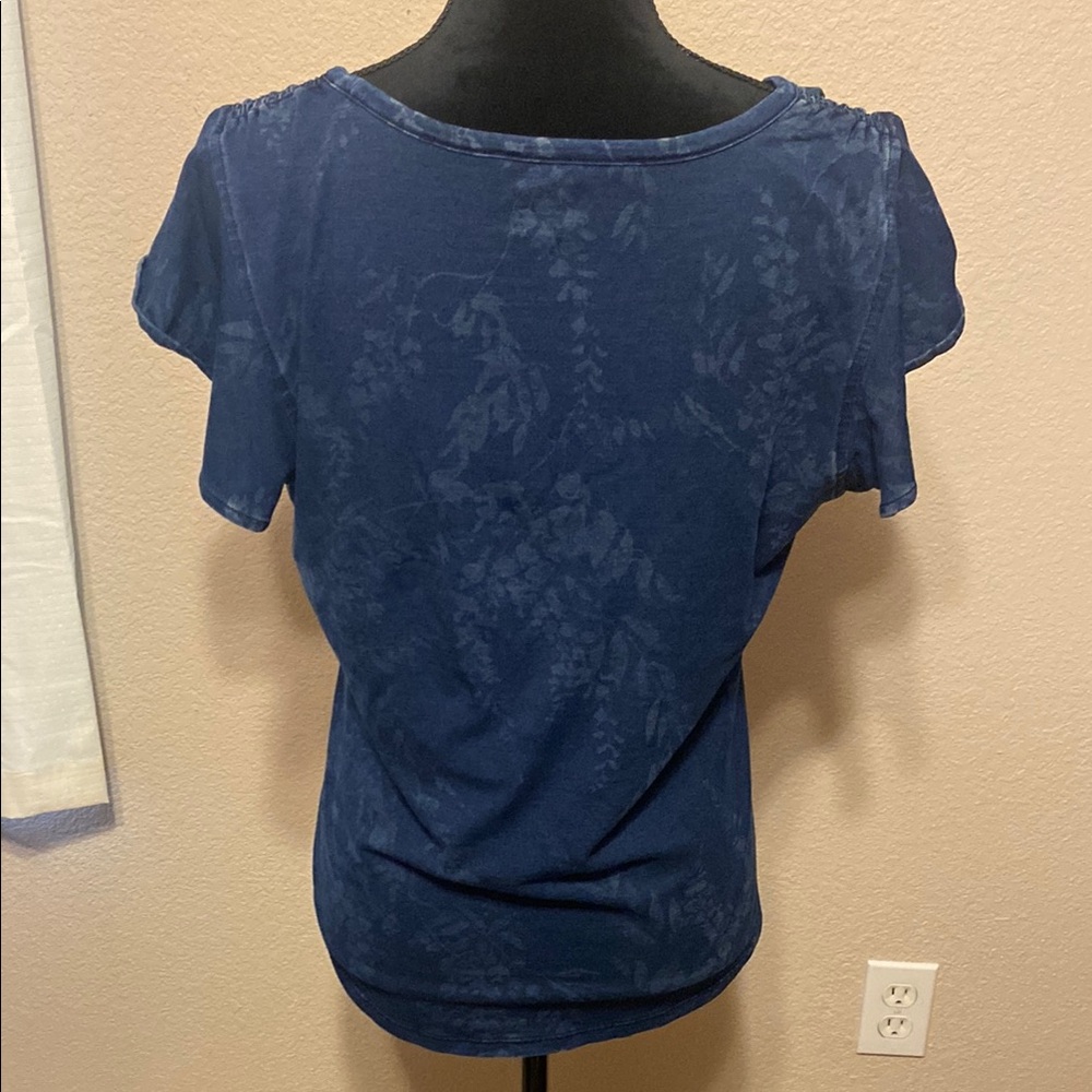 Blue Floral V-Neck Flutter Braided Sleeve T-Shirt - Picture 4 of 8